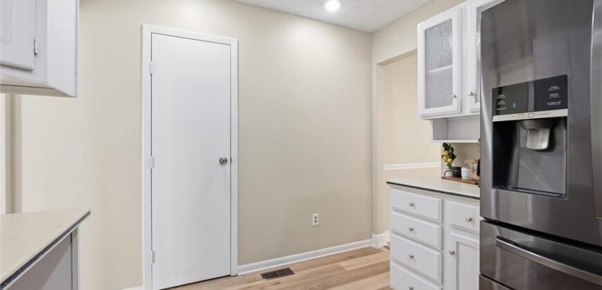 1032 NW 70TH Court, Kansas City, MO 64118