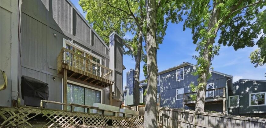 1032 NW 70TH Court, Kansas City, MO 64118