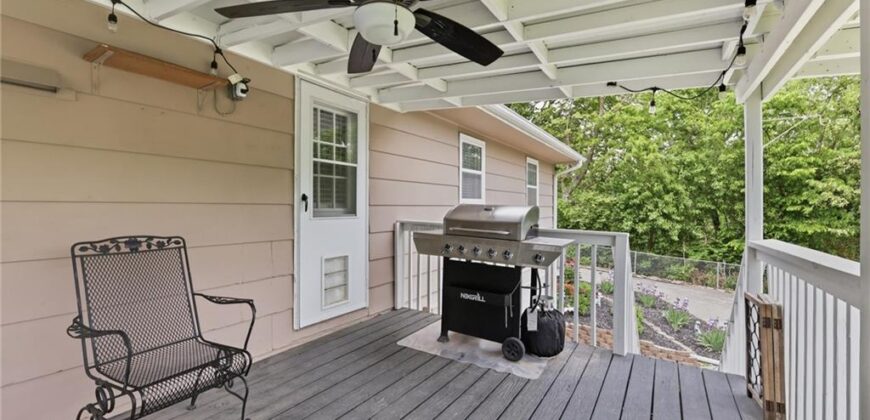 409 5th Street, Weston, MO 64098
