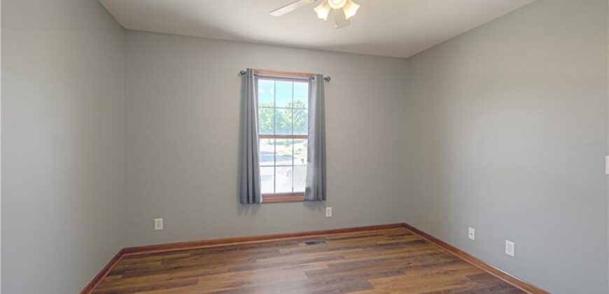 10023 N Willow Avenue, Kansas City, MO 64157
