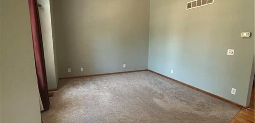 10023 N Willow Avenue, Kansas City, MO 64157