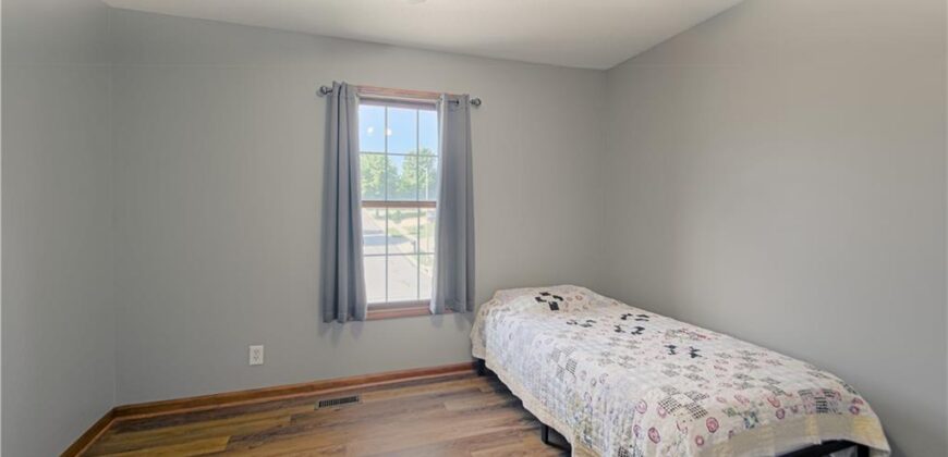 10023 N Willow Avenue, Kansas City, MO 64157