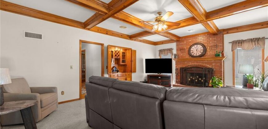 7648 N Lucerne Court, Kansas City, MO 64151
