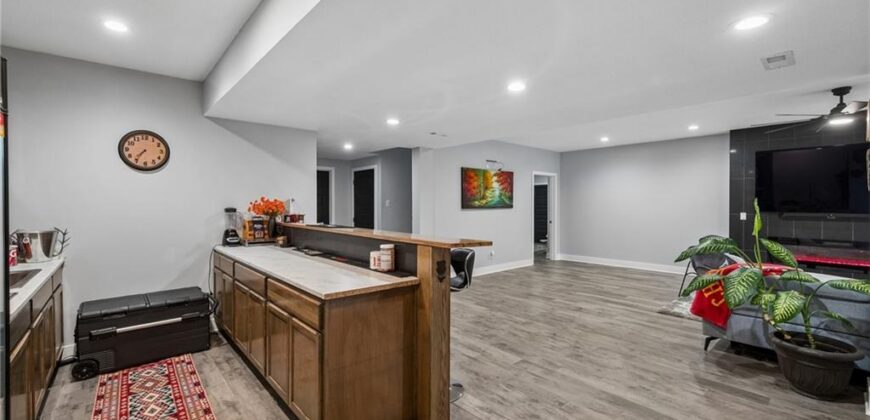 8112 NW 90th Street, Kansas City, MO 64153