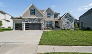 8112 NW 90th Street, Kansas City, MO 64153