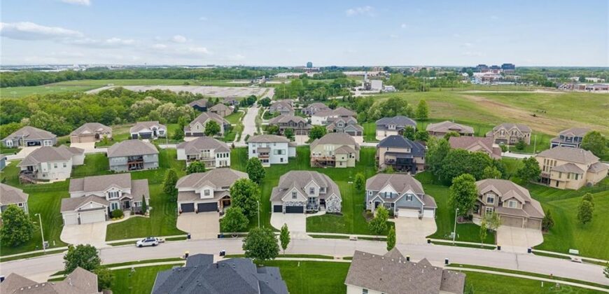 8112 NW 90th Street, Kansas City, MO 64153
