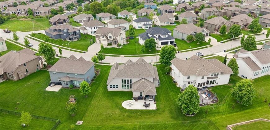 8112 NW 90th Street, Kansas City, MO 64153
