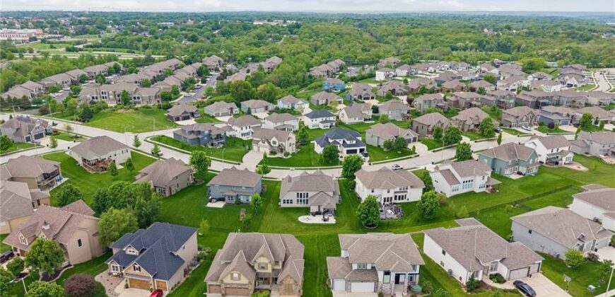 8112 NW 90th Street, Kansas City, MO 64153