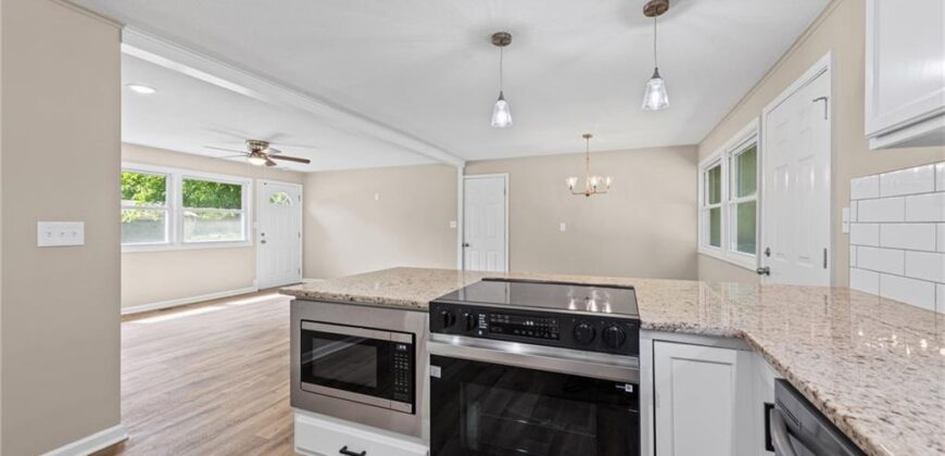 6004 N Tracy Avenue, Kansas City, MO 64118