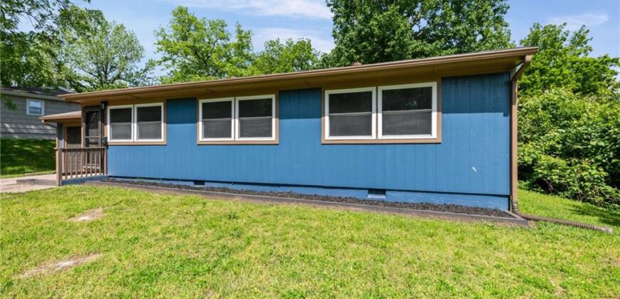6004 N Tracy Avenue, Kansas City, MO 64118