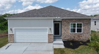 302 Lake Meadows Drive, Smithville, MO 64089
