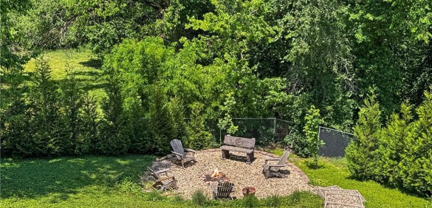 731 Welt Street, Weston, MO 64098