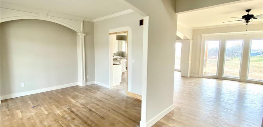 8977 NE 99th Street, Kansas City, MO 64157