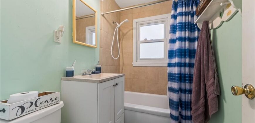 656 Thornton Street, Liberty, MO 64068