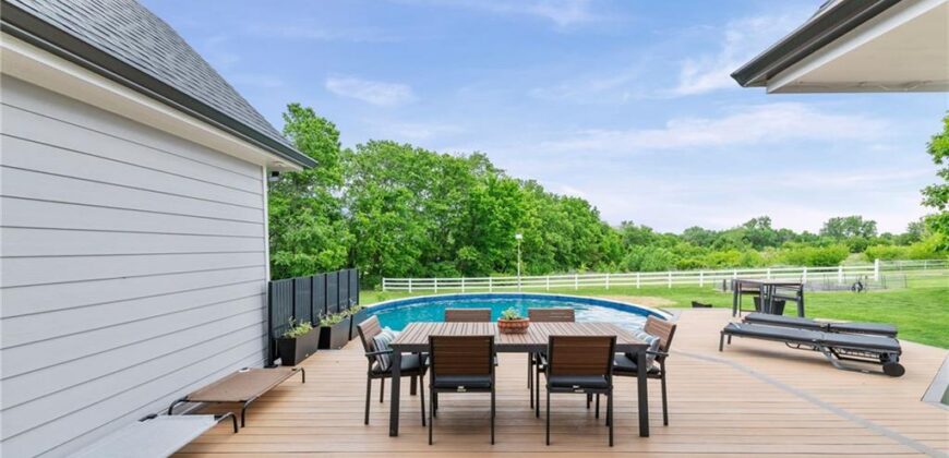 8370 92 Highway, Platte City, MO 64079