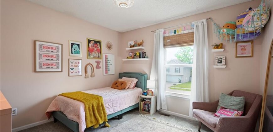 905 Oak Ridge, Kearney, MO 64060