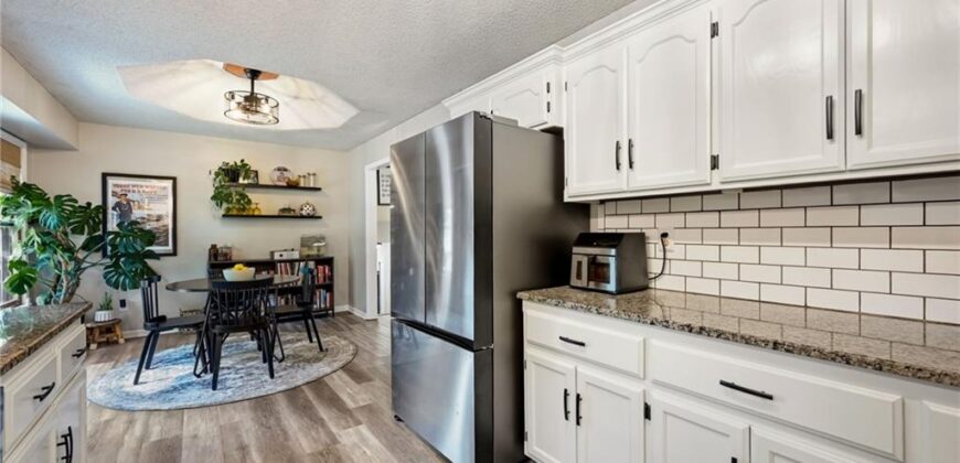 905 Oak Ridge, Kearney, MO 64060