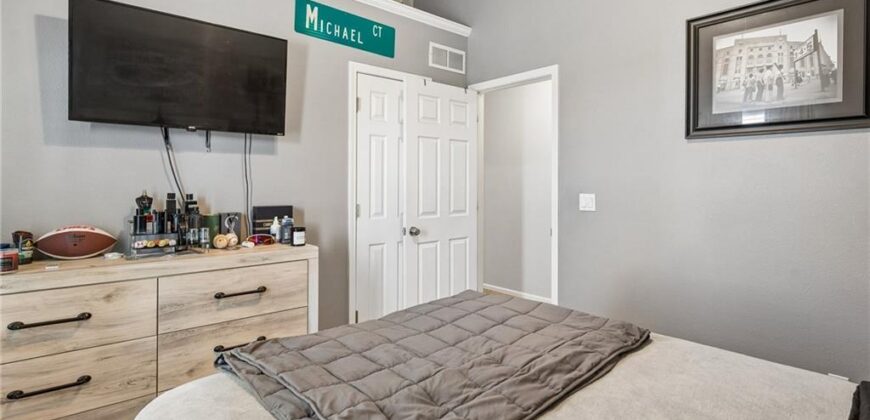 814 W 7th Avenue, Kearney, MO 64060