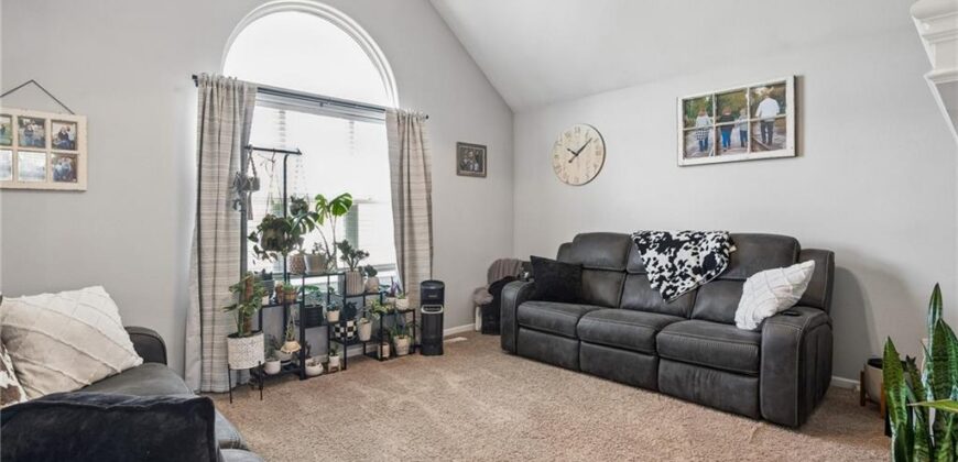 814 W 7th Avenue, Kearney, MO 64060