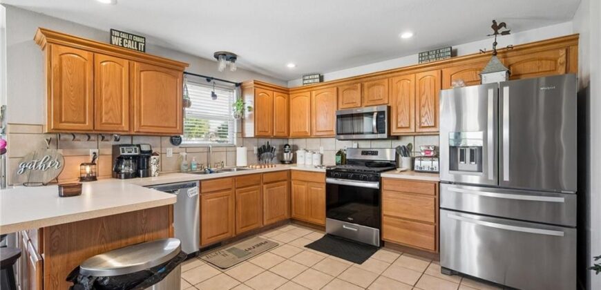 814 W 7th Avenue, Kearney, MO 64060