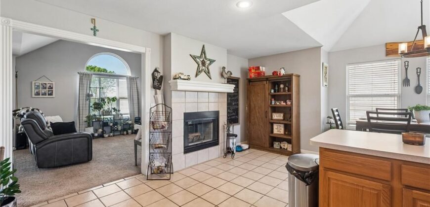 814 W 7th Avenue, Kearney, MO 64060