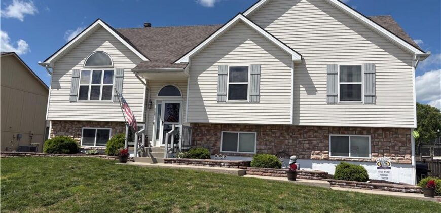 814 W 7th Avenue, Kearney, MO 64060