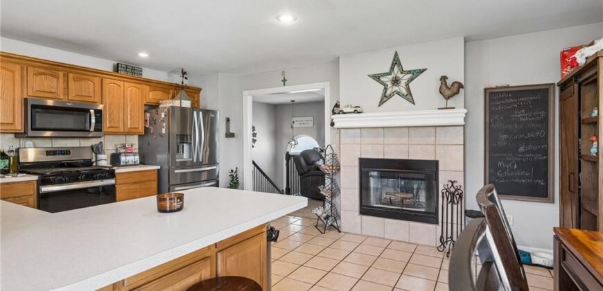 814 W 7th Avenue, Kearney, MO 64060