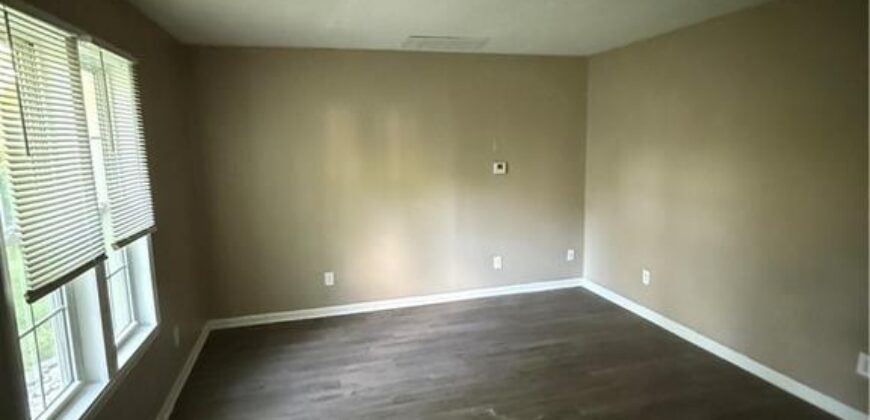 206 W Lawrence Street, Kearney, MO 64060