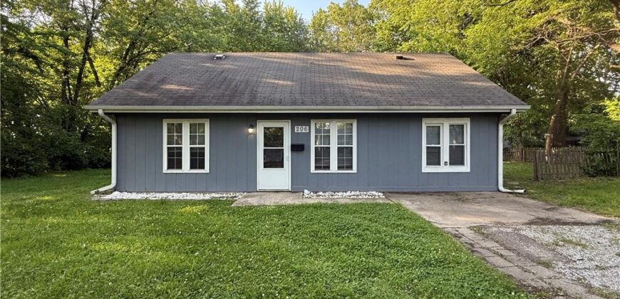 206 W Lawrence Street, Kearney, MO 64060