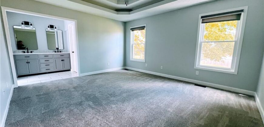 1702 NE 101st Court, Kansas City, MO 64155