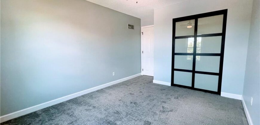 1702 NE 101st Court, Kansas City, MO 64155