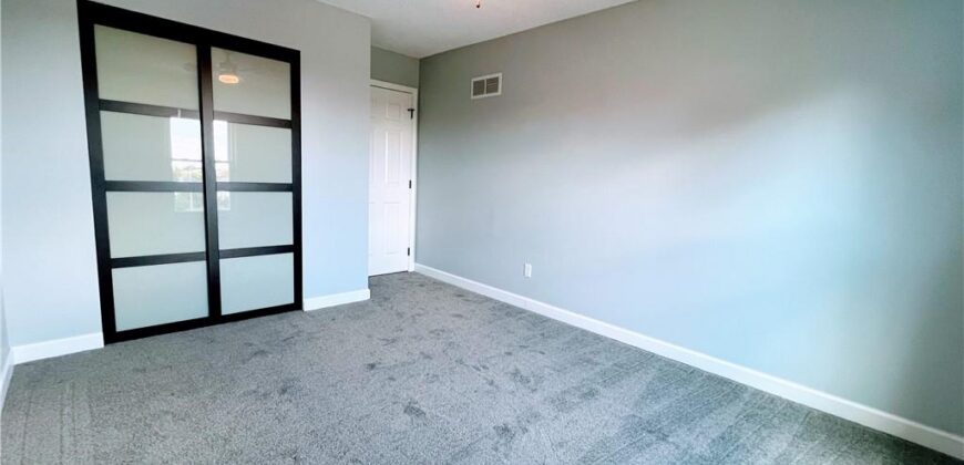 1702 NE 101st Court, Kansas City, MO 64155