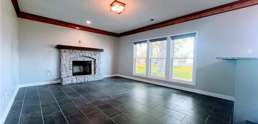 1702 NE 101st Court, Kansas City, MO 64155
