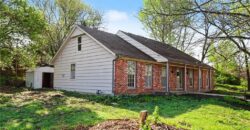 4811 Waukomis Drive, Kansas City, MO 64151