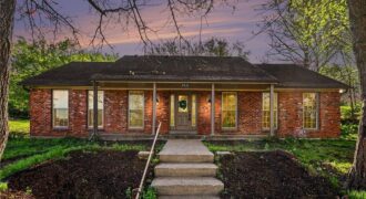 4811 Waukomis Drive, Kansas City, MO 64151