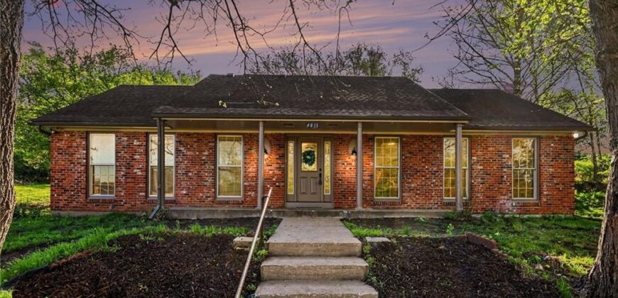 4811 Waukomis Drive, Kansas City, MO 64151