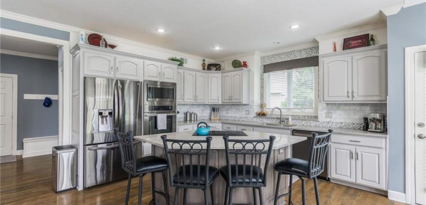 9623 N Crescent Court, Kansas City, MO 64157