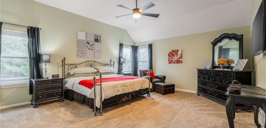 9623 N Crescent Court, Kansas City, MO 64157