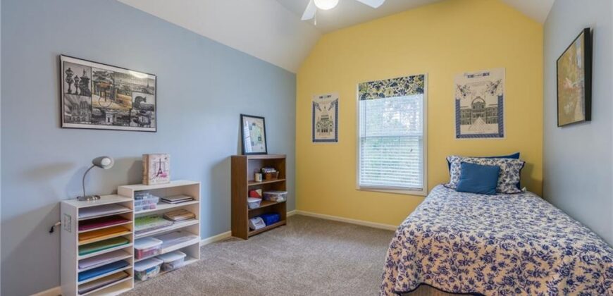 9623 N Crescent Court, Kansas City, MO 64157