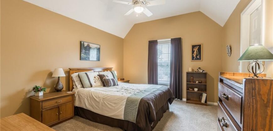 9623 N Crescent Court, Kansas City, MO 64157