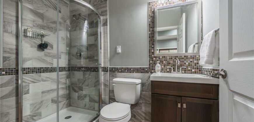 9623 N Crescent Court, Kansas City, MO 64157