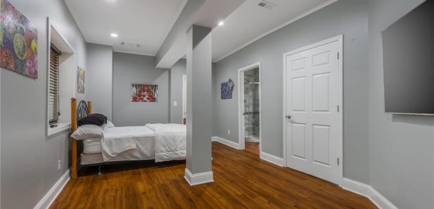 9623 N Crescent Court, Kansas City, MO 64157