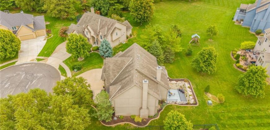 9623 N Crescent Court, Kansas City, MO 64157