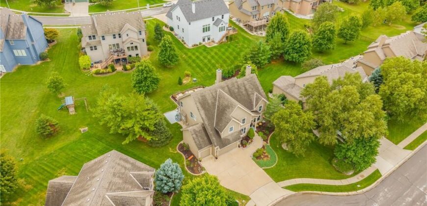 9623 N Crescent Court, Kansas City, MO 64157