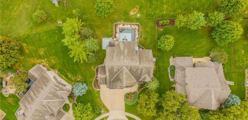 9623 N Crescent Court, Kansas City, MO 64157