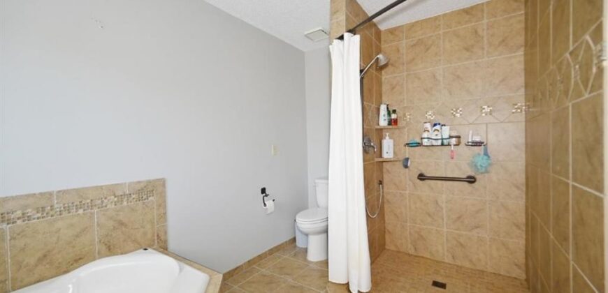 8505 N Mcdonald Avenue, Kansas City, MO 64153