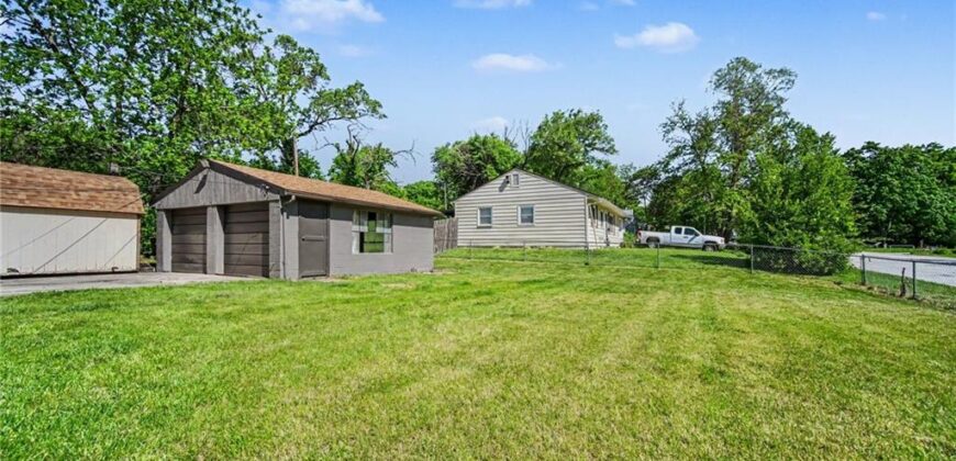 2206 NE 58th Terrace, Gladstone, MO 64118
