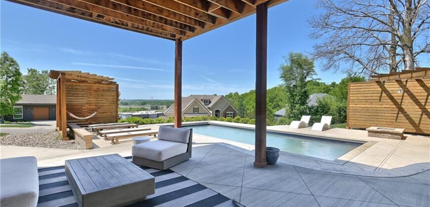 4140 N Redbud Lane, Riverside, MO 64150