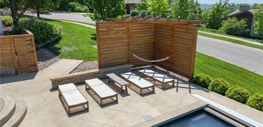 4140 N Redbud Lane, Riverside, MO 64150