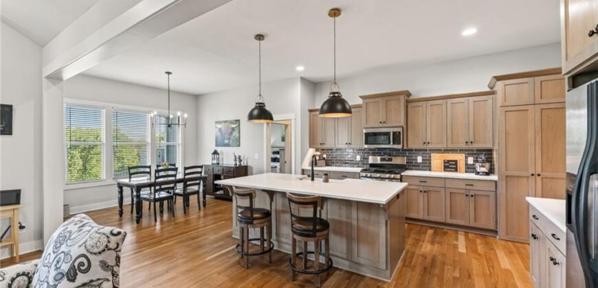 8695 NW 74th Street, Kansas City, MO 64152